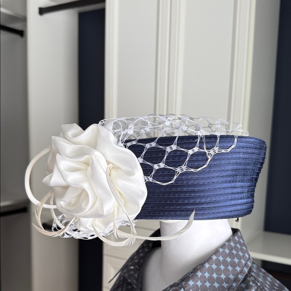 Elegant Navy and White Flower Woman’s Hat